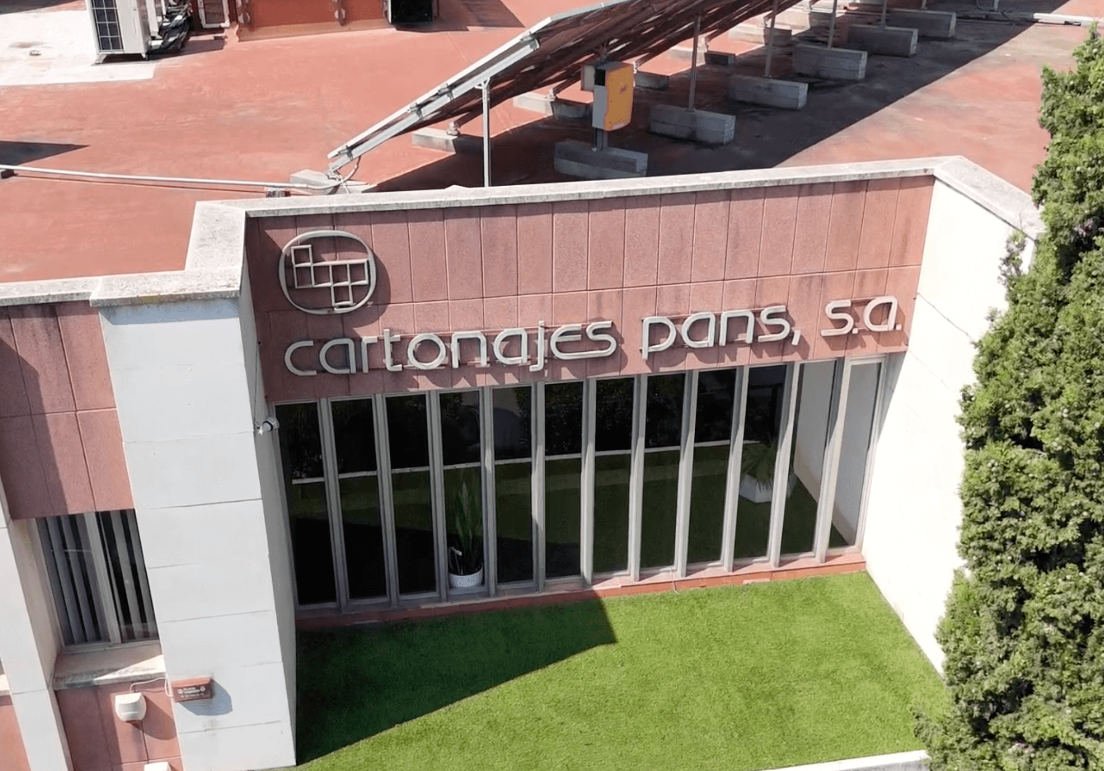 Entrada a la planta de Cartonajes Pans